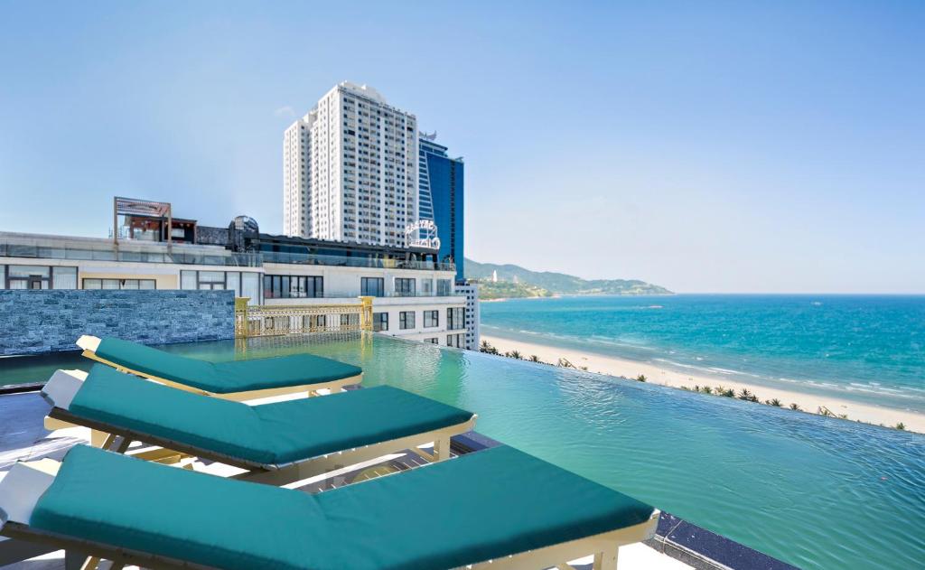 Santa Luxury Hotel Da Nang